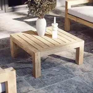 Loungebord solviken på altan