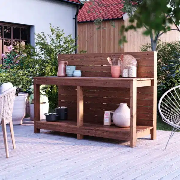 An outdoor kitchen made of wood that is constructed using the building description from Egenbyggt